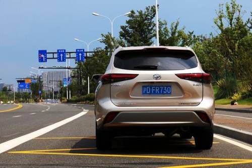 都市赛车4(都市赛车5全屏版修复版)插图4