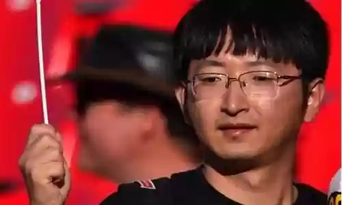 中美球迷阵容对照插图