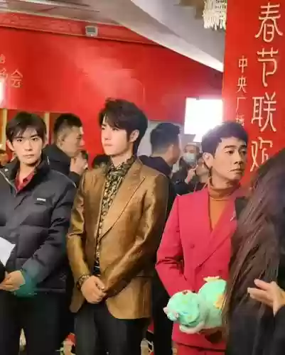 王一博春晚阵容搭配插图